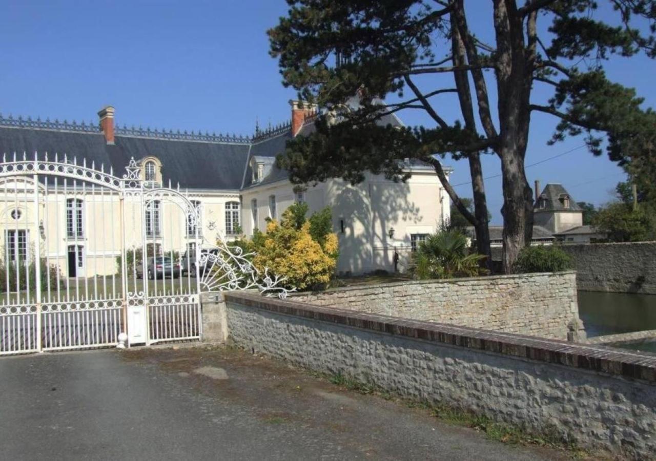 Appartement Lumineux Et Cosy Avec Jardin Vue Sur Chateau Pres Port En Bessin, Bayeux Et Omaha Beach Commes Екстер'єр фото