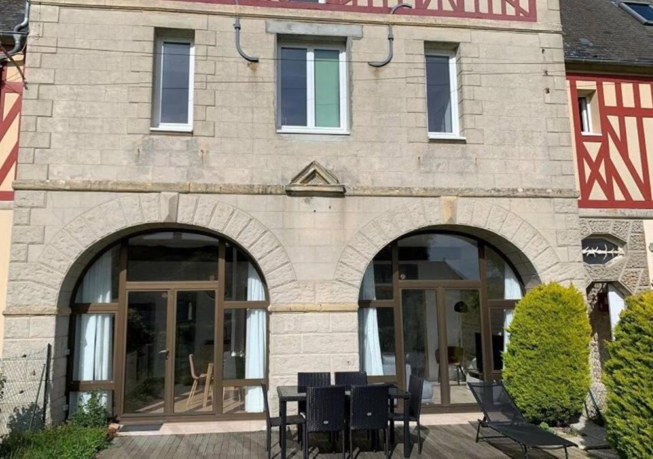 Appartement Lumineux Et Cosy Avec Jardin Vue Sur Chateau Pres Port En Bessin, Bayeux Et Omaha Beach Commes Екстер'єр фото