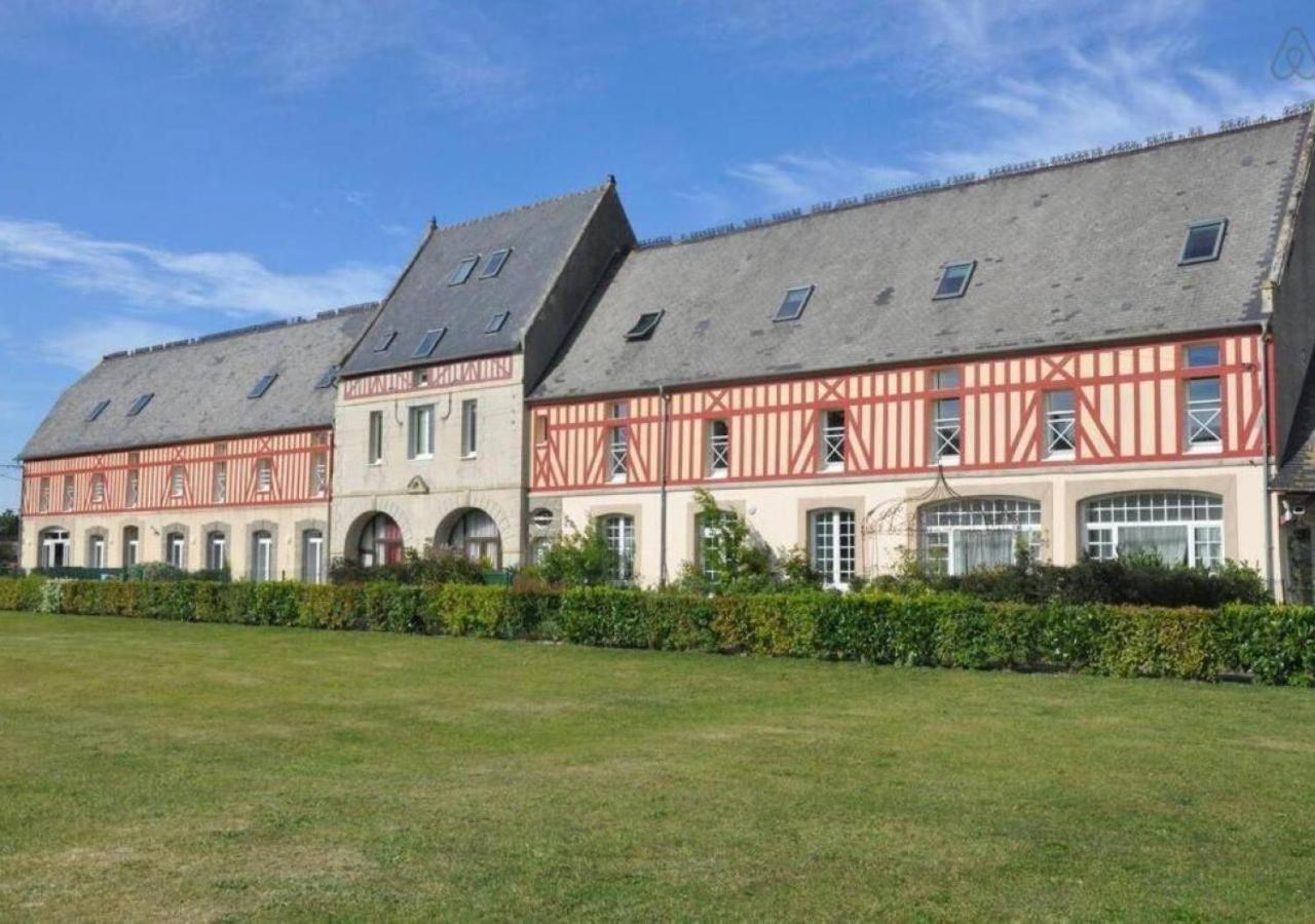 Appartement Lumineux Et Cosy Avec Jardin Vue Sur Chateau Pres Port En Bessin, Bayeux Et Omaha Beach Commes Екстер'єр фото